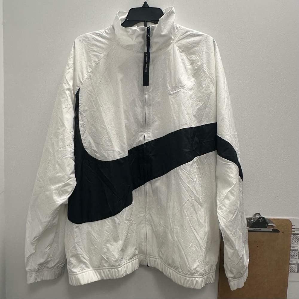 Nike Windbreaker Jacket Men’s Size XL White NWT Big Swoosh Logo Loose Fit